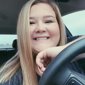 Meet your Posher, Leah